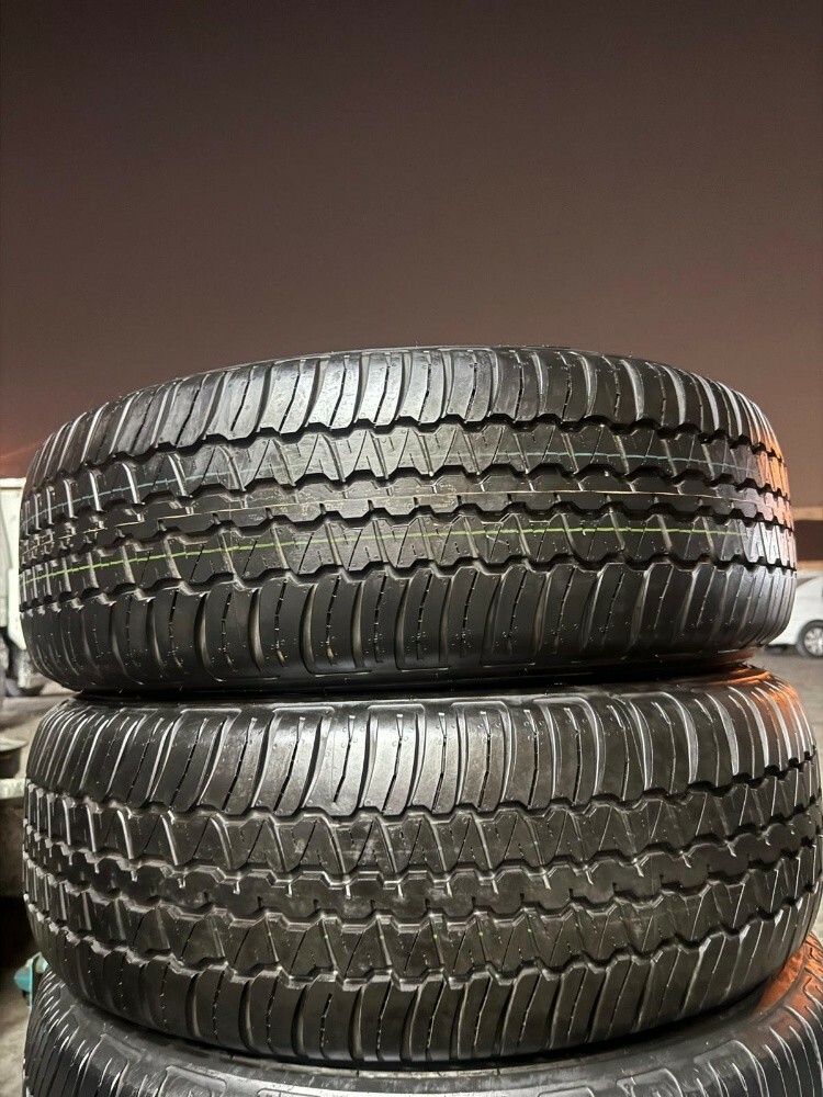 245/75/17 " Dunlap tyre" Japan - 1