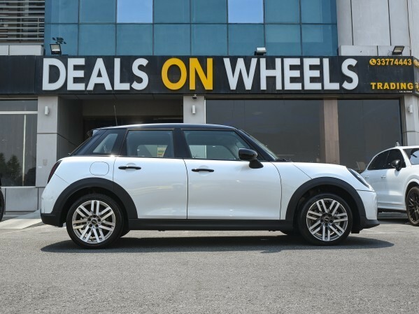 Mini Cooper. Model 2025. - 3