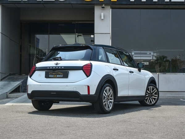 Mini Cooper. Model 2025. - 4