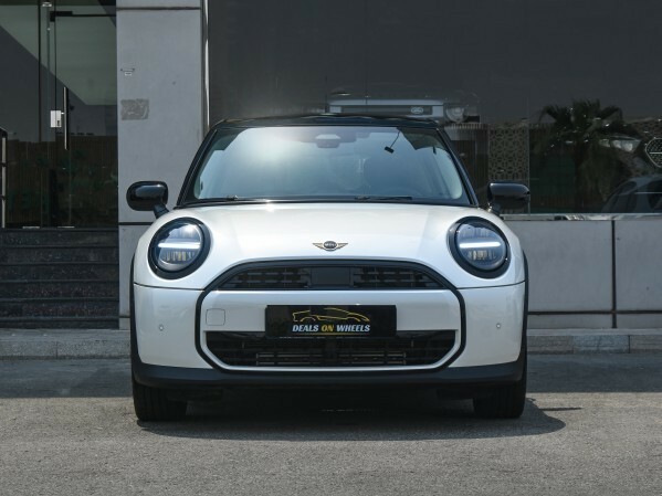 Mini Cooper. Model 2025. - 2