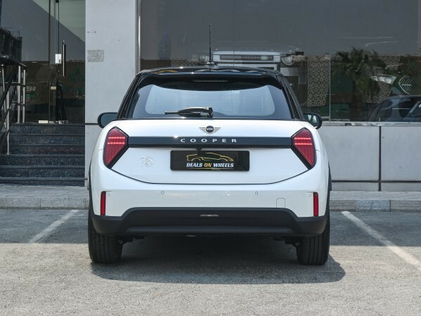Mini Cooper. Model 2025. - 5