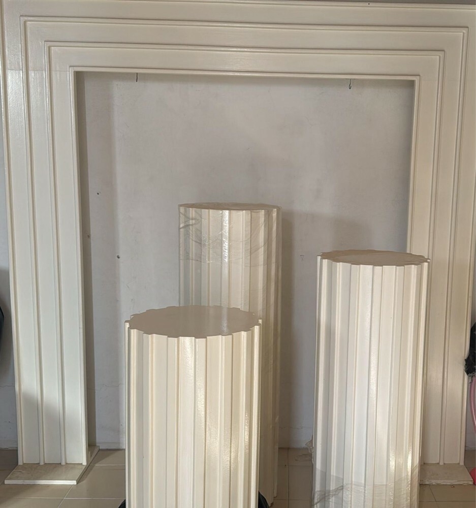 Tables in good condition - 2