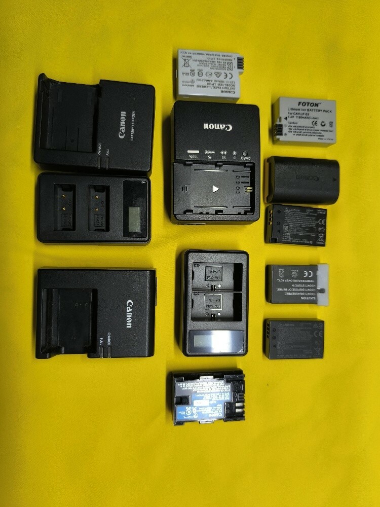 canon Battery charger available - 2