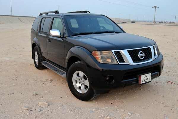 Nissan Pathfinder SE - 3
