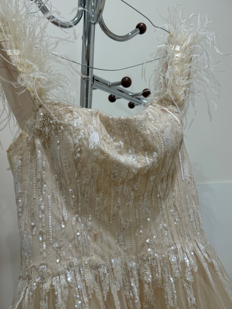 “In very good condition, from a Turkish designer. - 2