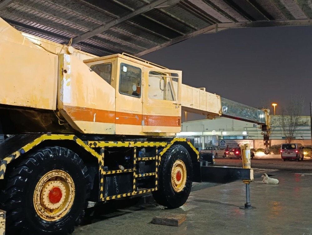 25 Tone- Kobelco Four wheel Crane - 2