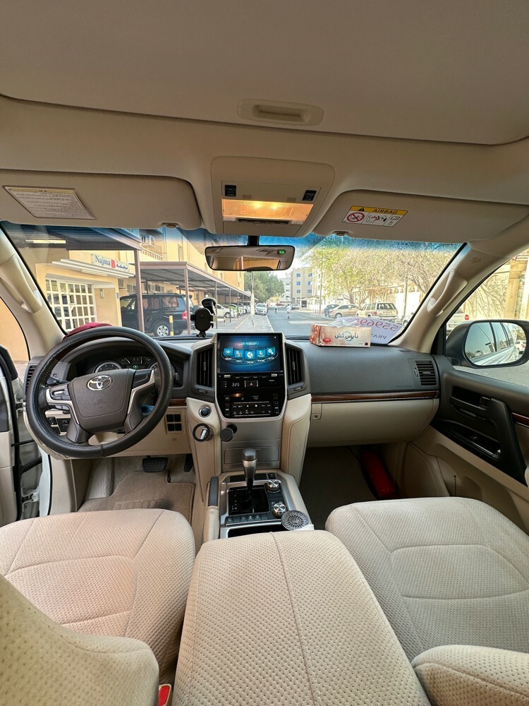 Toyota Land Cruiser 2018 V6 GXR - 9