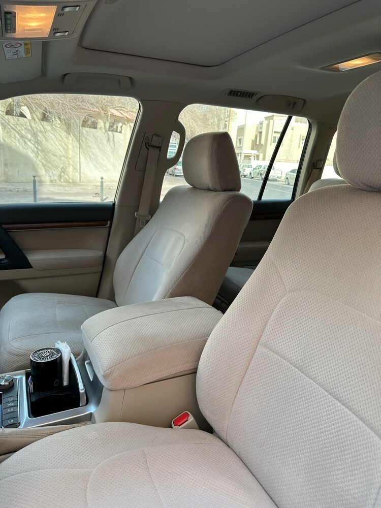 Toyota Land Cruiser 2018 V6 GXR - 10