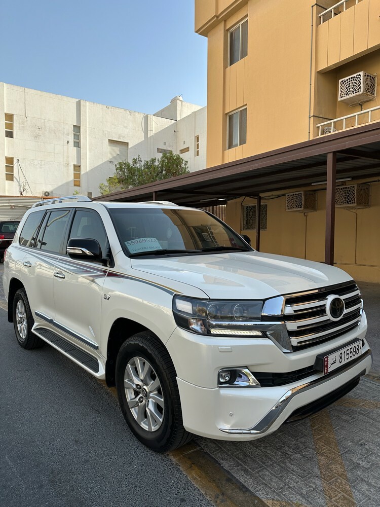 Toyota Land Cruiser 2018 V6 GXR - 1
