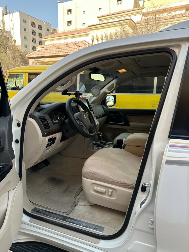 Toyota Land Cruiser 2018 V6 GXR - 7