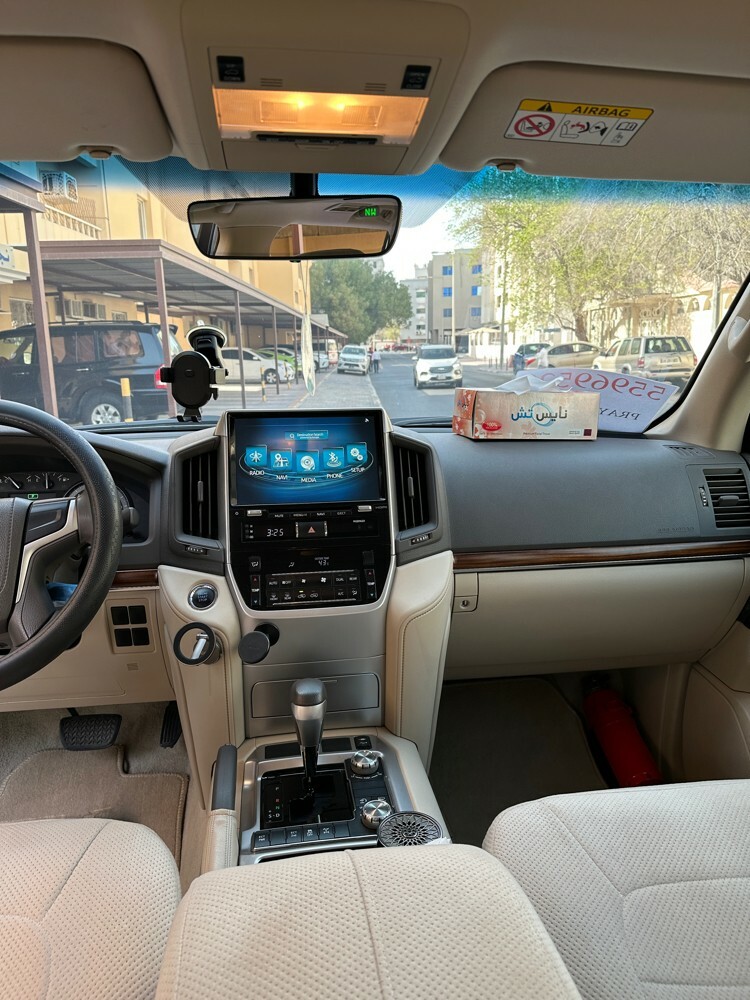 Toyota Land Cruiser 2018 V6 GXR - 11