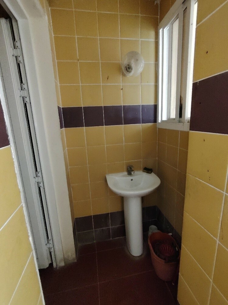 9 Rooms For Staff, Indpendent. - 11