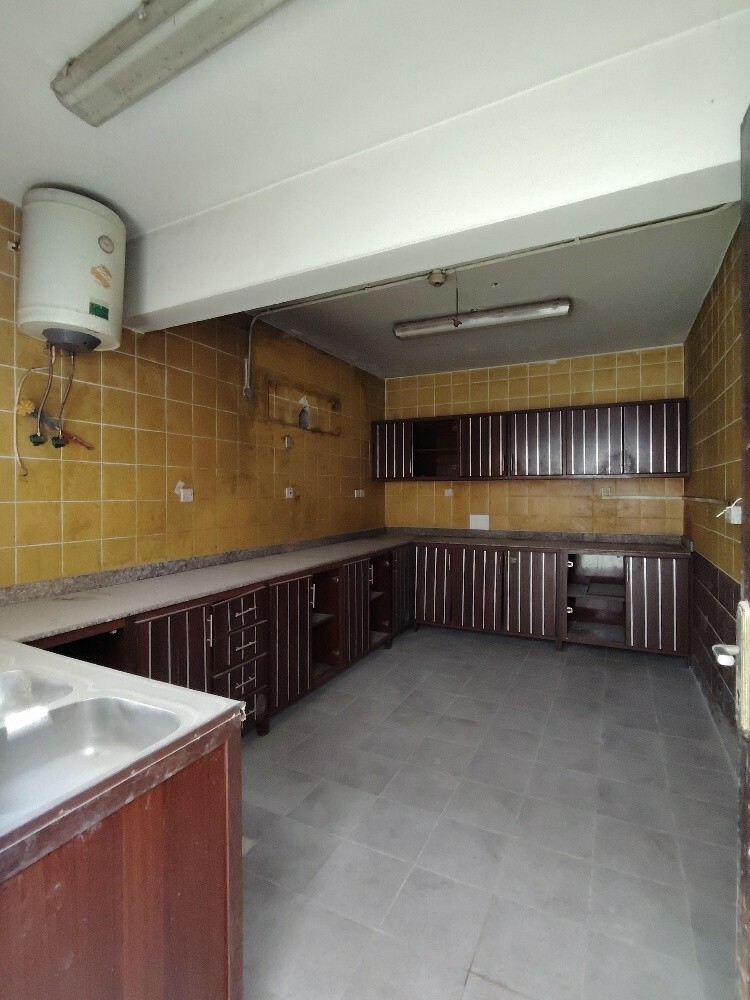 9 Rooms For Staff, Indpendent. - 7