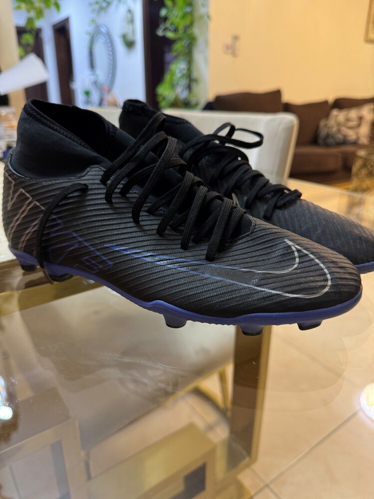 Nike shoes  - 2