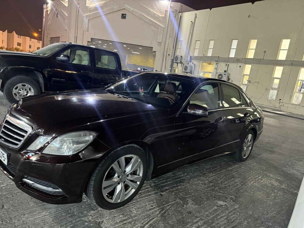 Mercedes E300 - 2