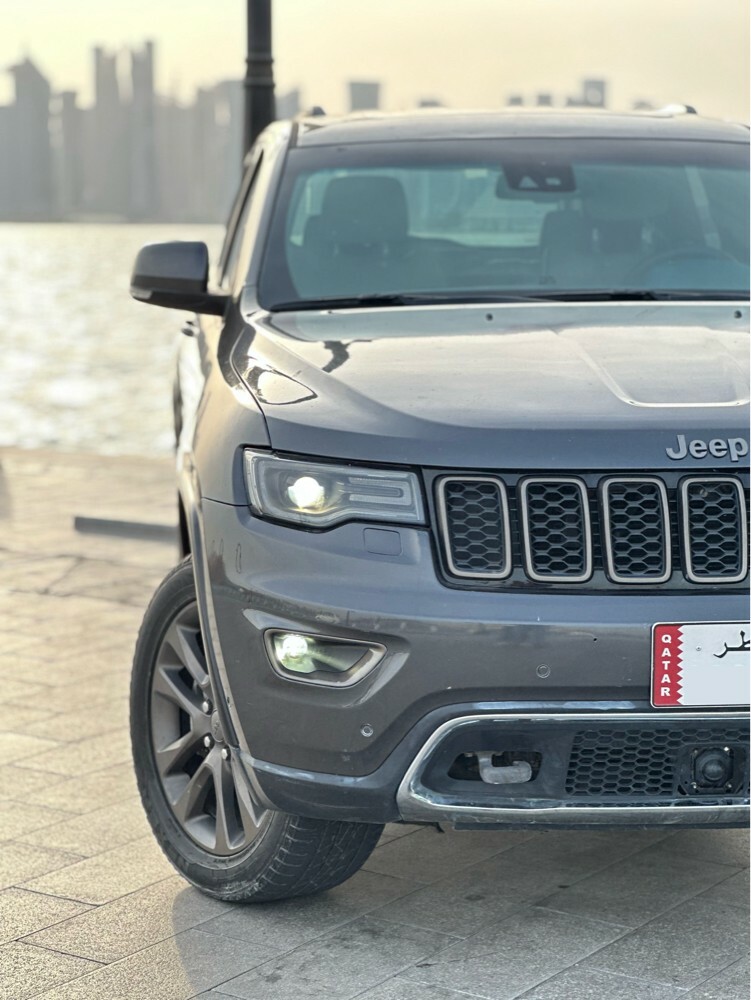 Jeep Grand Cherokee Overland - 1