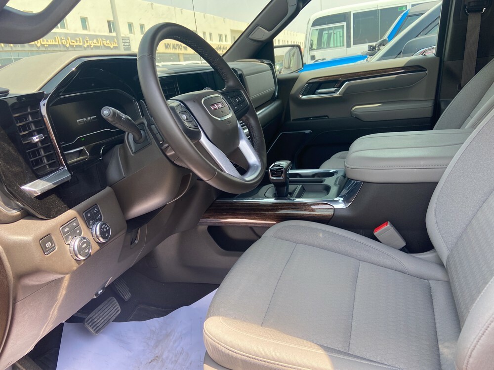 GMC 2023 Elevation Red - 5
