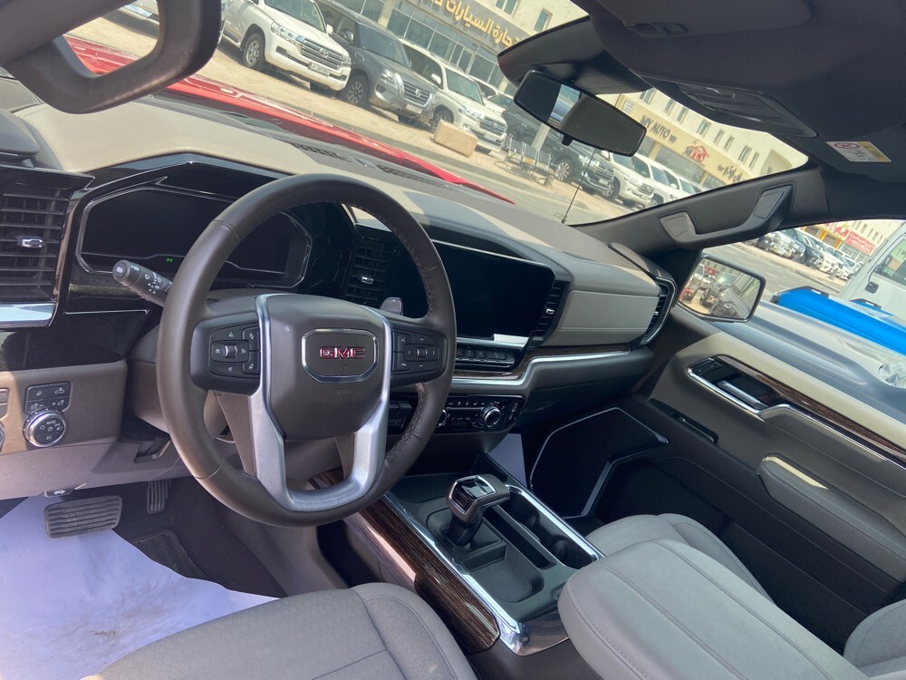 GMC 2023 Elevation Red - 4