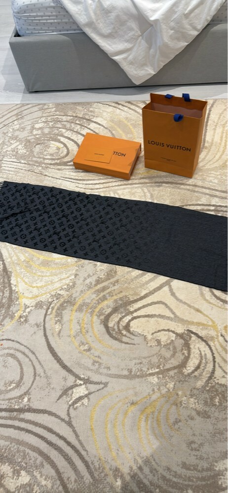 *Exclusive* LV scarf ITALY ONLY - 5