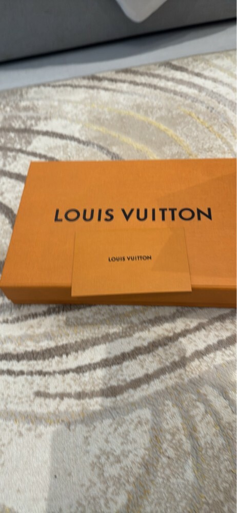 *Exclusive* LV scarf ITALY ONLY - 1
