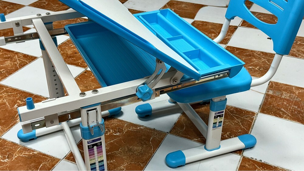 Kids Study Desks – MI CASA Brand - 1