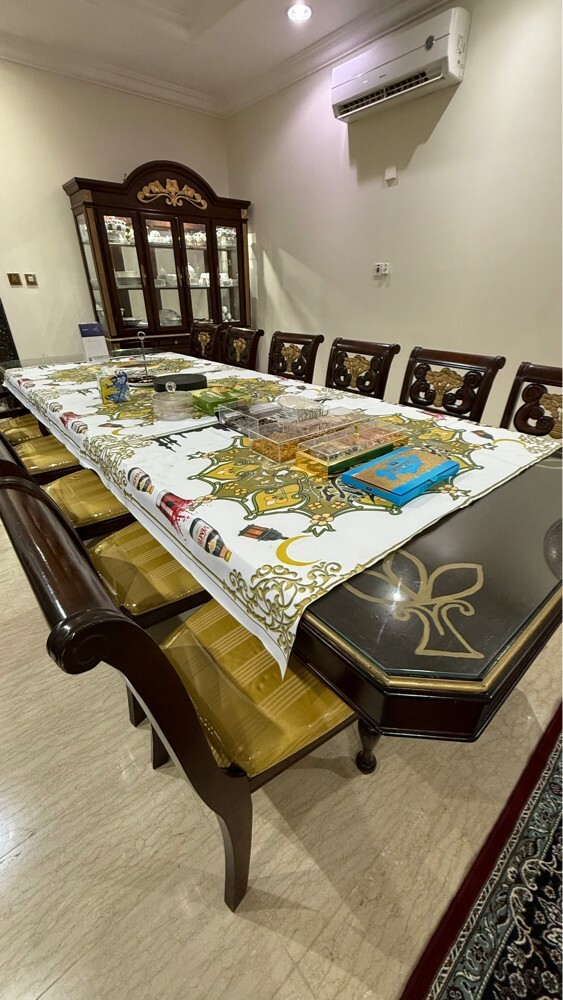 2 sets of seating area+tables - 18