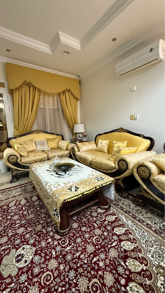 2 sets of seating area+tables - 10