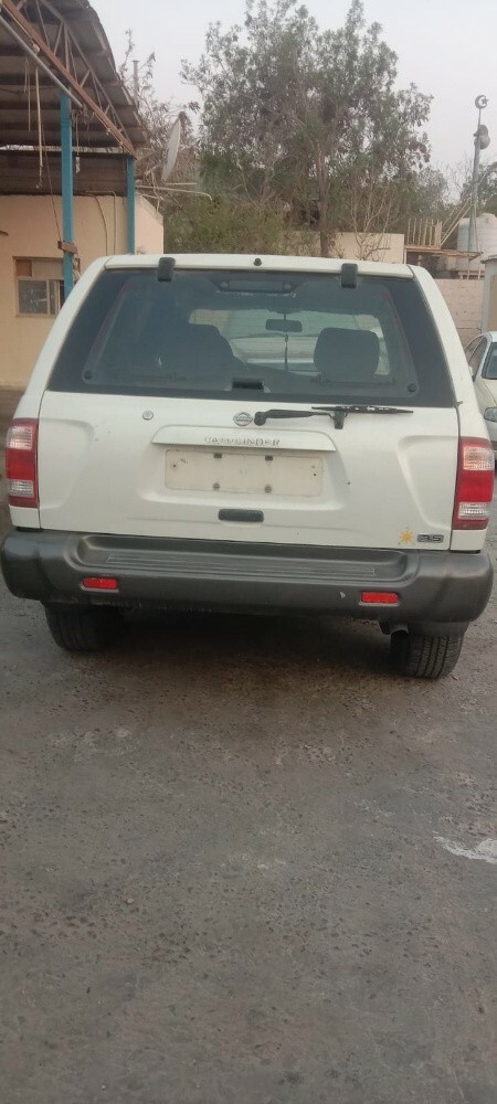 nissan pathfinder - 1