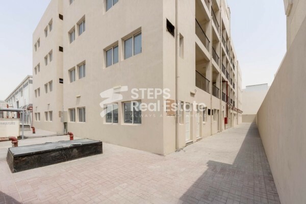 سكن يضم 184 غرفة - 20