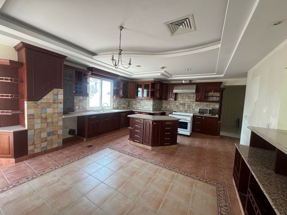 Compound Villa For Rent   - 5