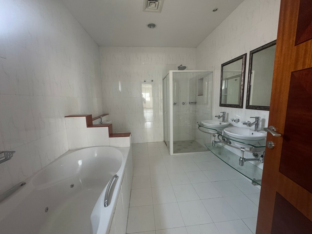 Compound Villa For Rent   - 4