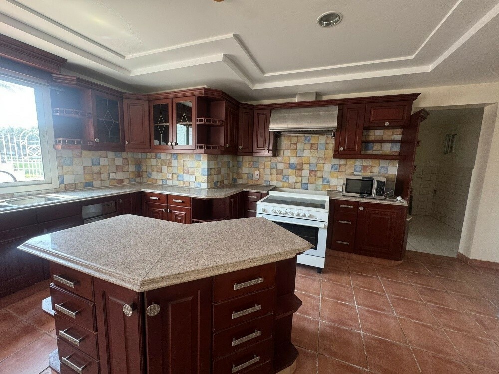 Family villa in compound for rent - 10