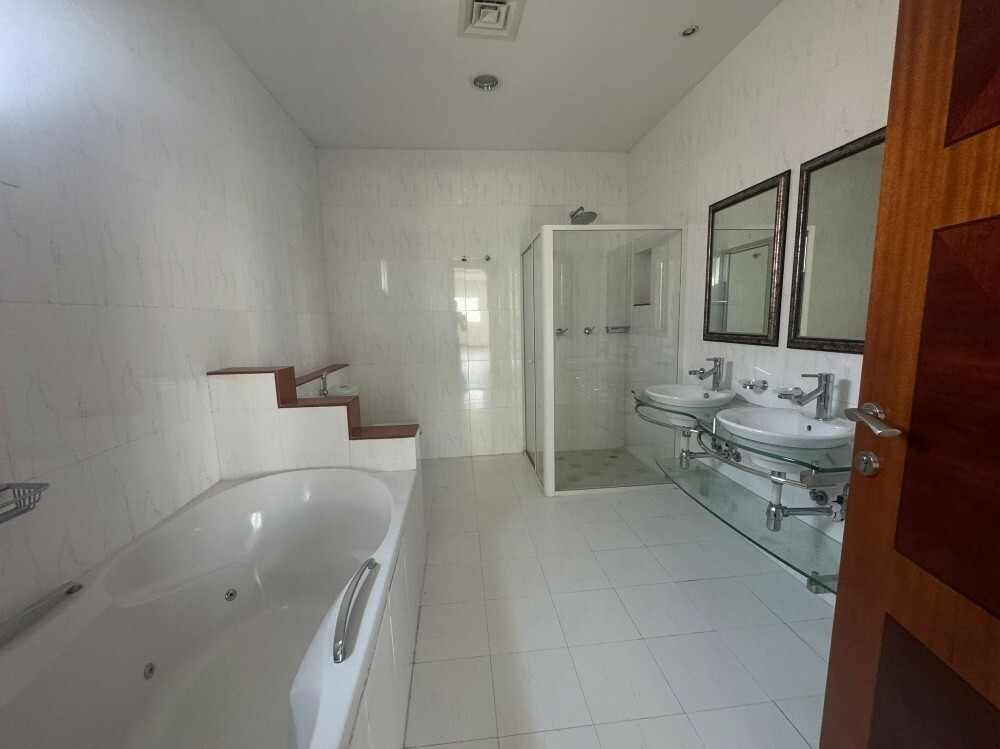 Family villa in compound for rent - 17