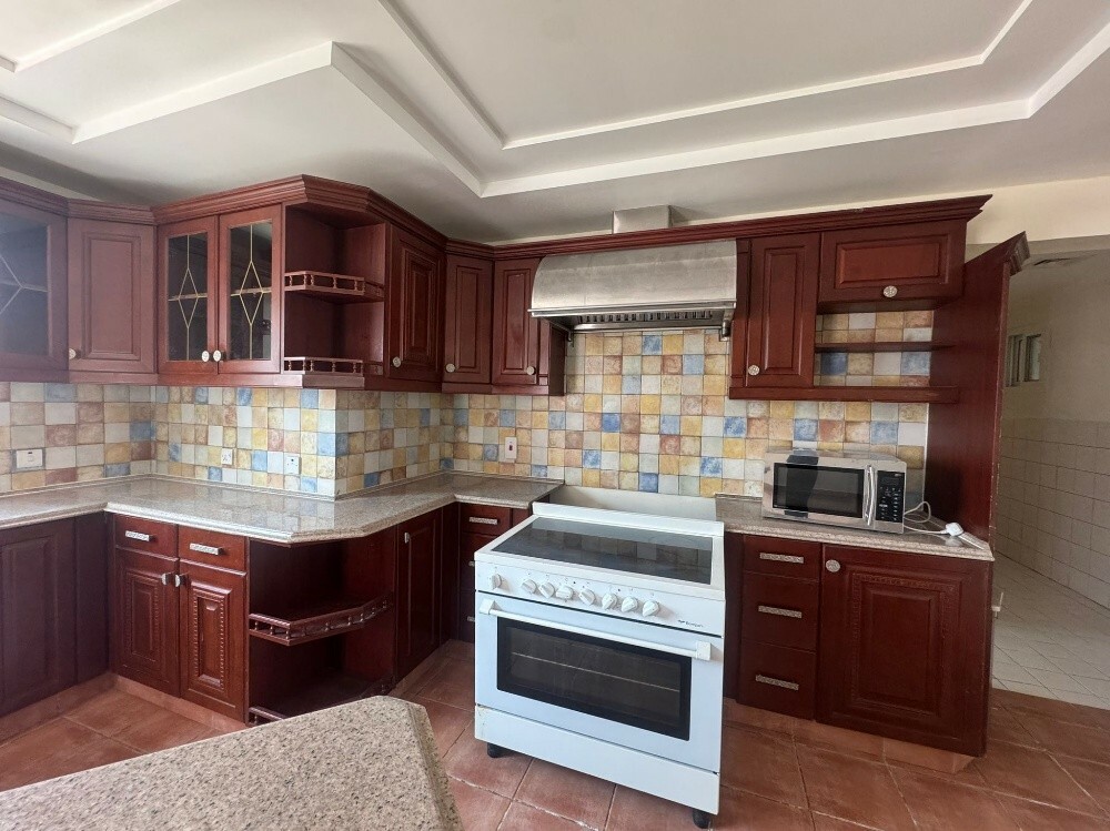 Family villa in compound for rent - 29