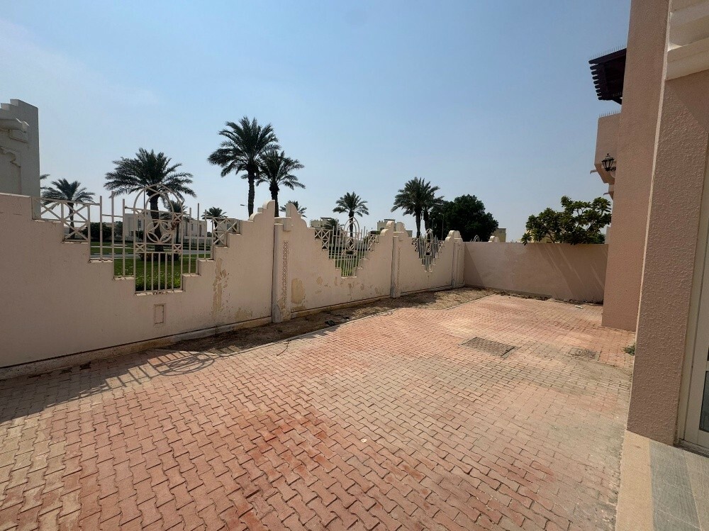 Family villa in compound for rent - 27