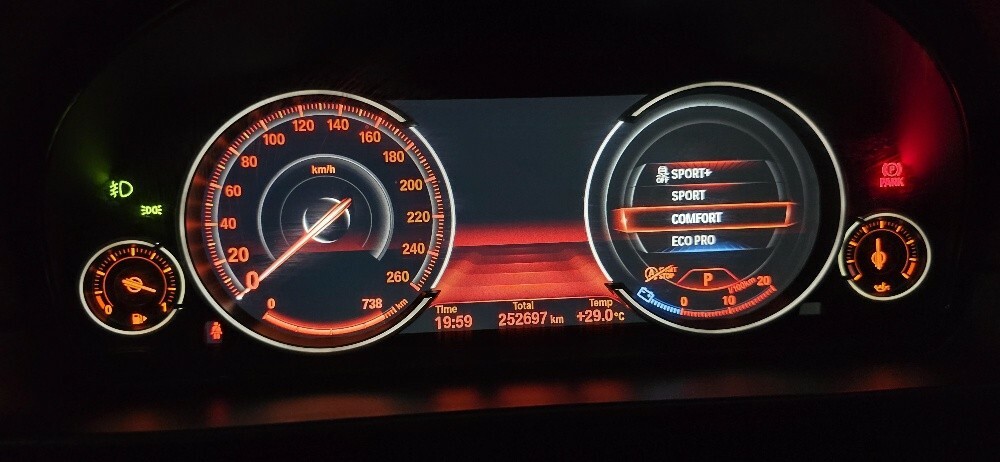 BMW 528i - 1