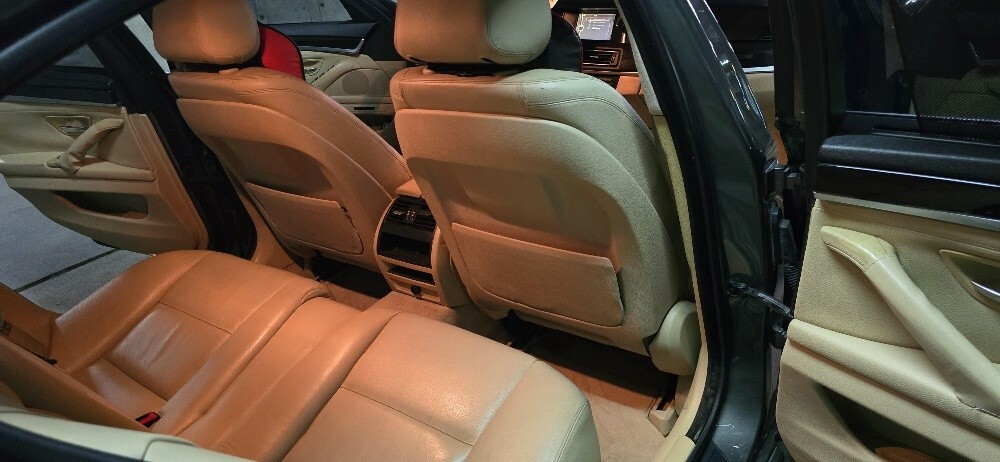 BMW 528i - 7