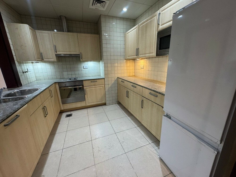 Big 1bhk for rent in the pearl - 5
