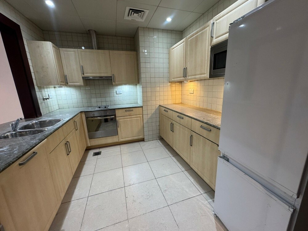 Big 1bhk for rent in the pearl - 10