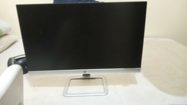HP i5 4th GEN PC & HP 22"DISPLAY - 8