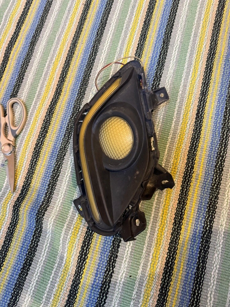 Mazda 2015 orgnal lights - 4