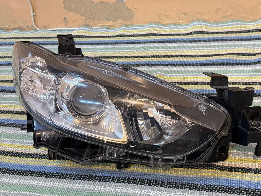 Mazda 2015 orgnal lights - 1