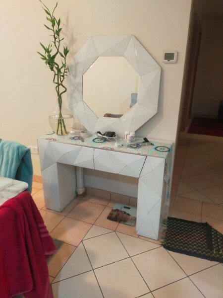 Dresser Console - 2