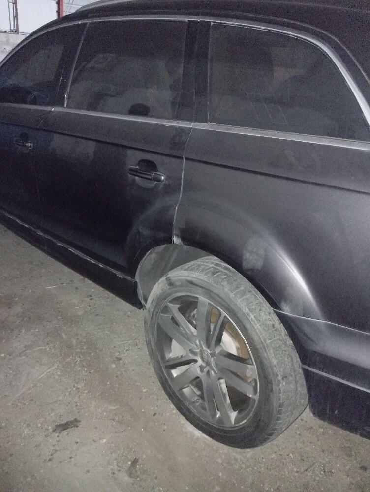 Audi Q7 all parts available - 1