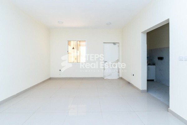 Premium Garage Space with Rooms - 5