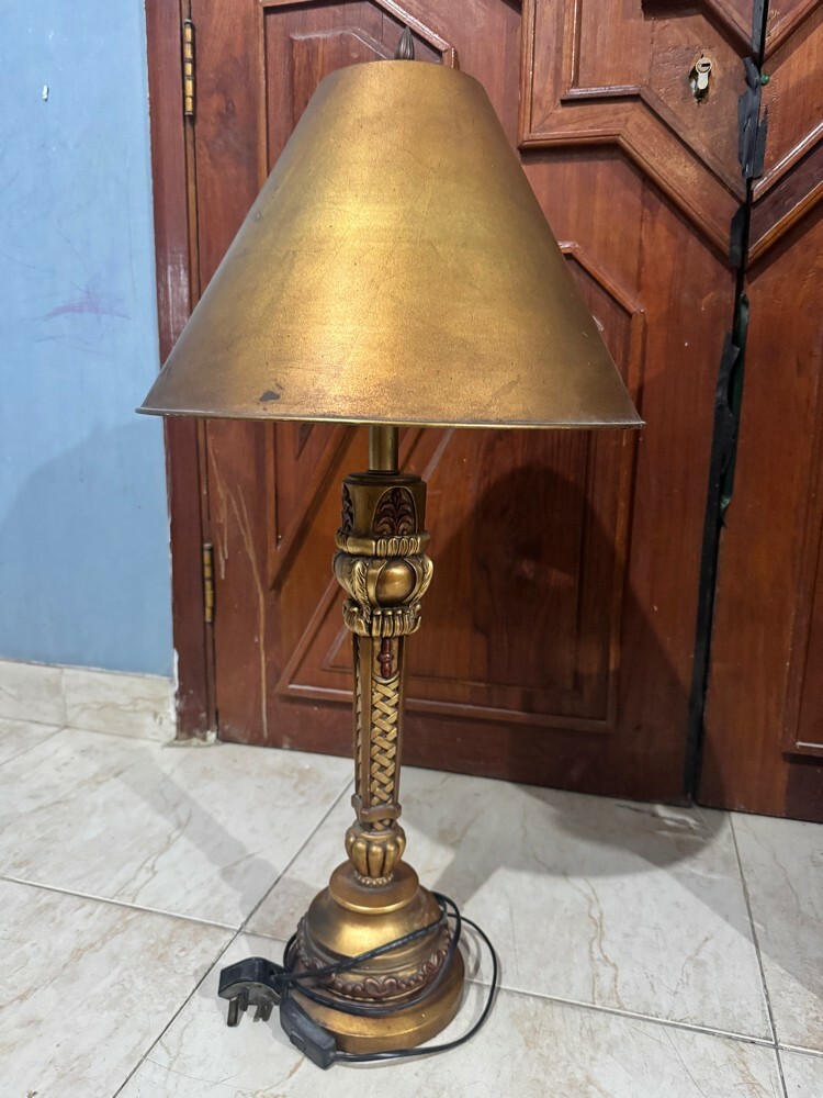 اباجوره اضاءة استاند كلاسيك - 1