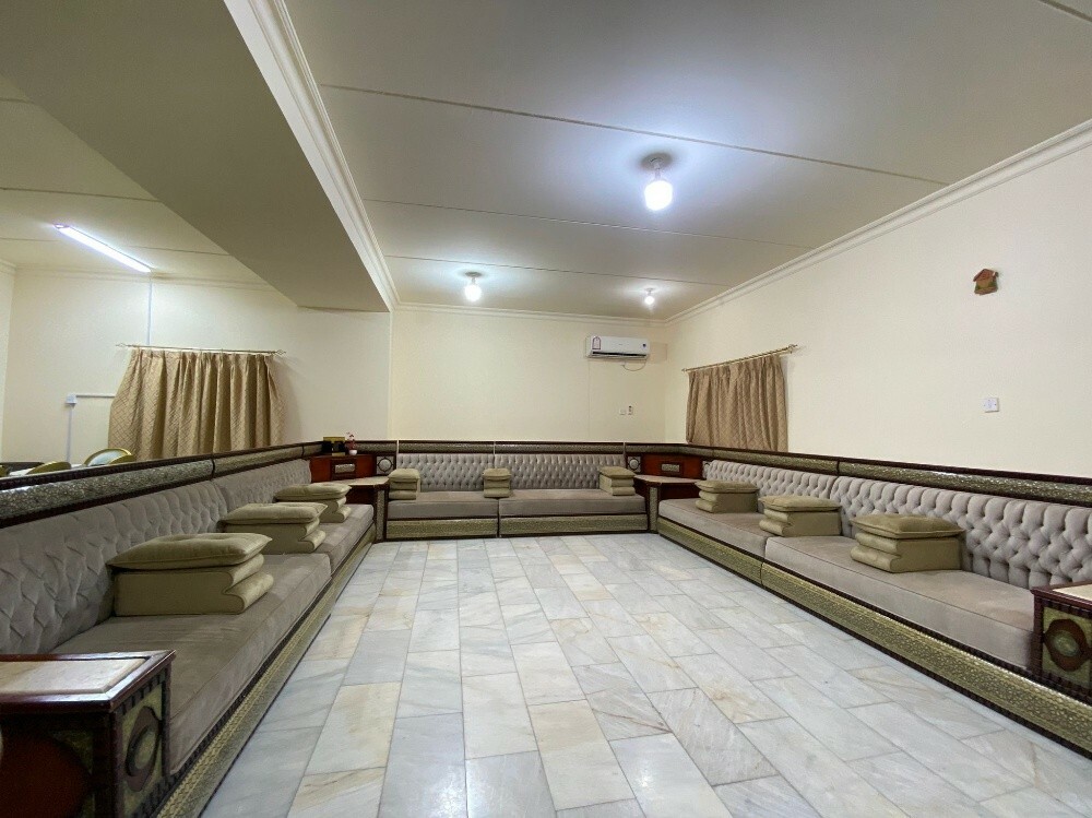 majlis / sofa set for sale - 1
