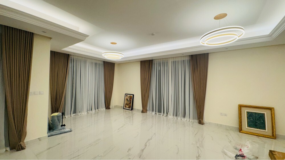curtain and arodiya - 1