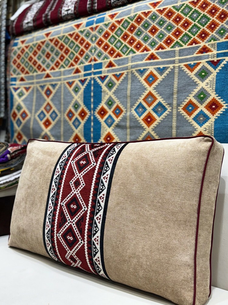 جلسة ارضية مع كنب ستارة تفصيل تنج - 1