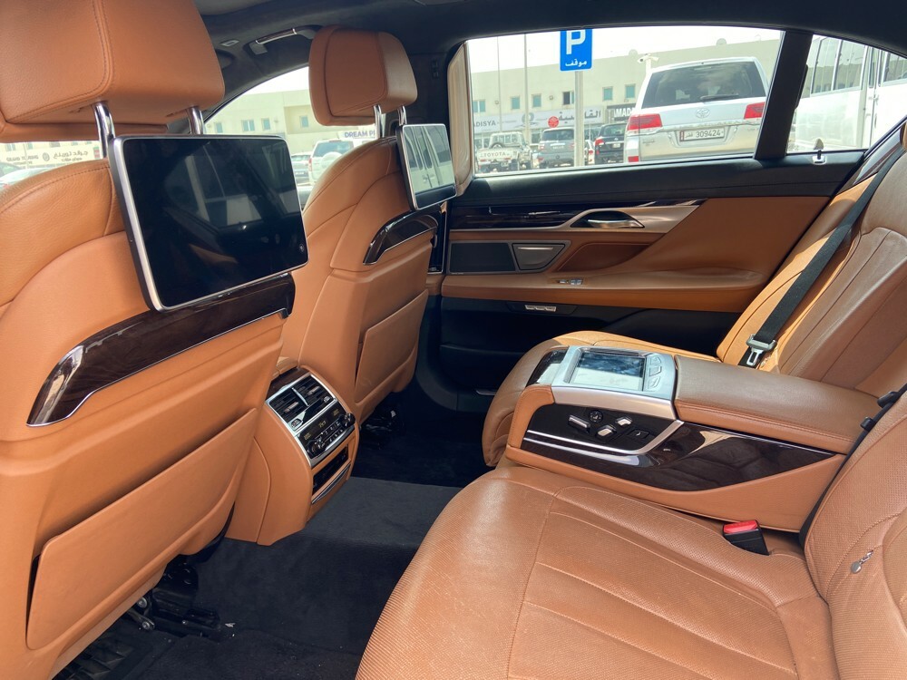 BMW 740 2016 white  - 8